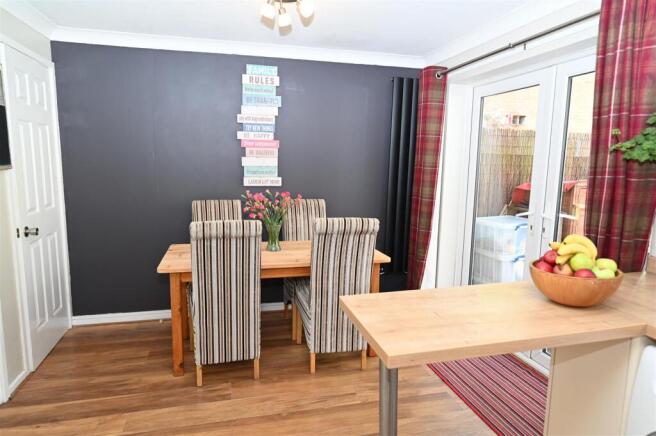 3 bed Semi-Detached for sale Image 4