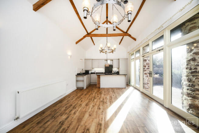 Kitchen/ Living Room