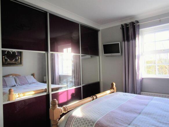 Fitted wardrob...