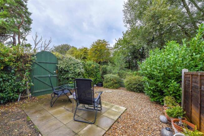 annexe garden.jpg