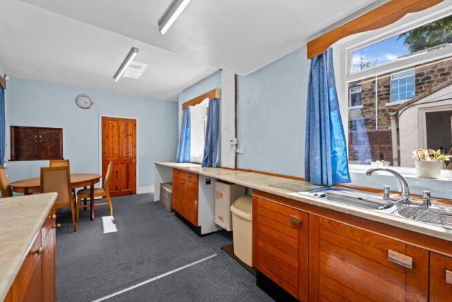 3 bed Semi-Detached for sale Image 12