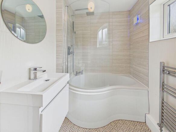 3 bed Terraced for sale Image 6