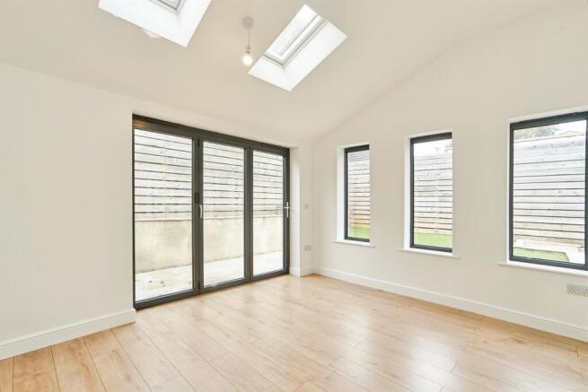 2 bed End of Terrace for sale Image 5
