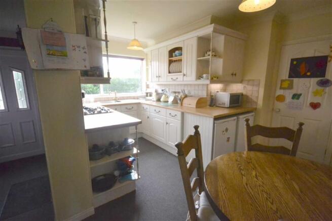 FAMILY KITCHEN