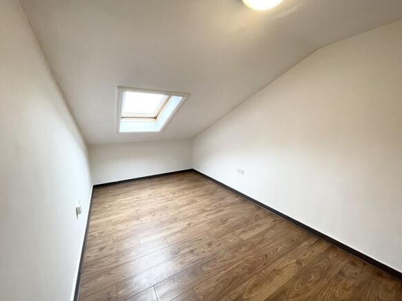 3 bed Apartment for sale Image 12