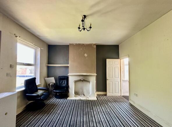 2 bed Flat for sale Image 4