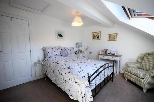 16 91 Lower Brig Royd, HX6 4DE.JPG