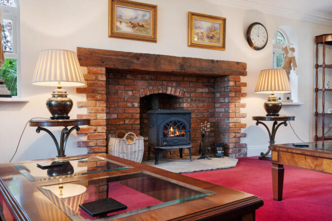 5 bed Detached for sale Image 7