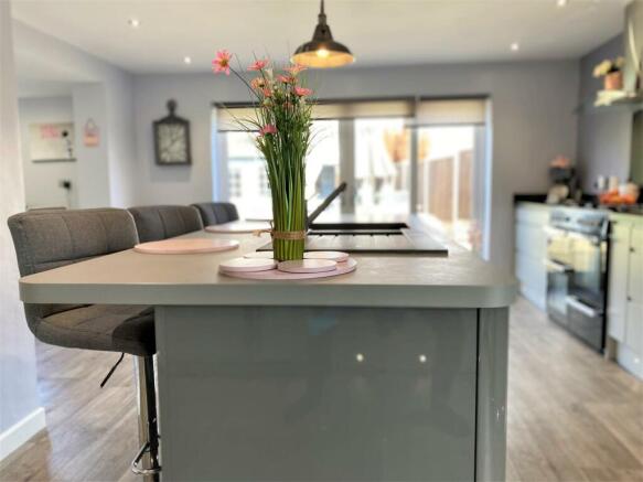 Open Plan Breakfast Kitchen 083