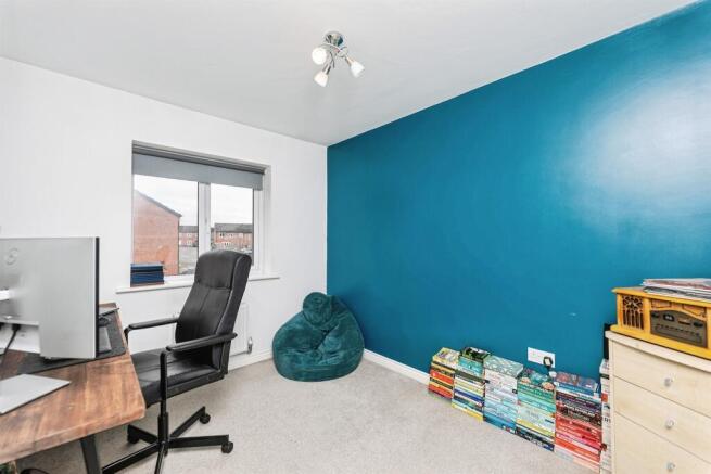 3 bed Semi-Detached for sale Image 8