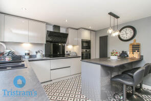 43, Rosegarth Walk, Nottingham NG6 0LY