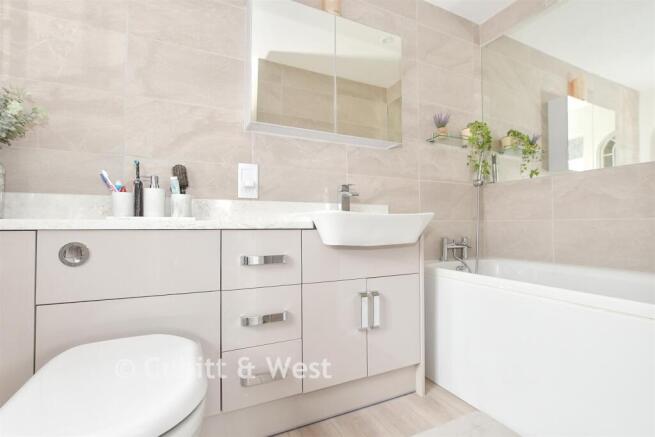 En-Suite Bathroom
