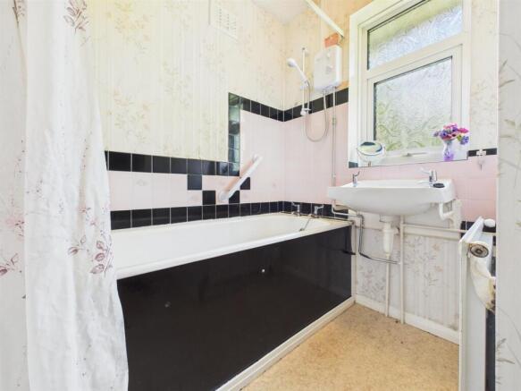 3 bed Semi-Detached for sale Image 8
