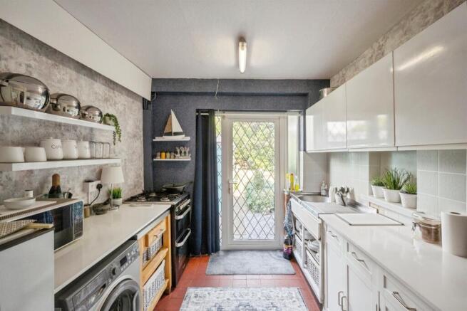 3 bed Semi-Detached for sale Image 4