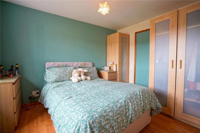4 bed Detached for sale Image 8