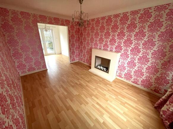 Lounge 4.1m x 2.8m