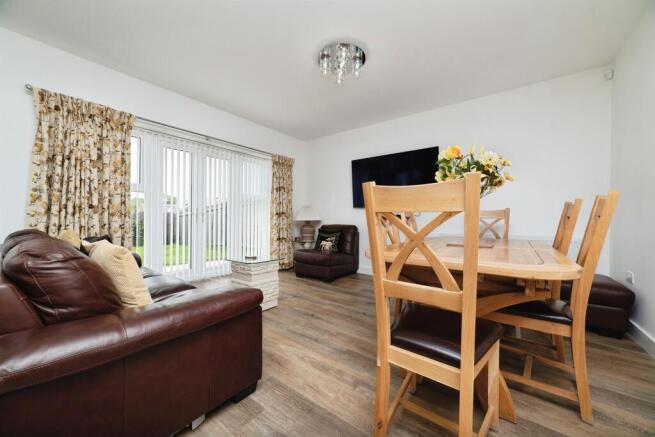 4 bed Detached for sale Image 5