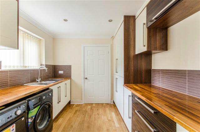 6 bed Detached for sale Image 7