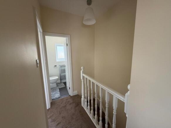 2 bed End of Terrace to rent Image 6
