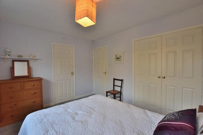 2 bed Semi-Detached Bungalow for sale Image 10