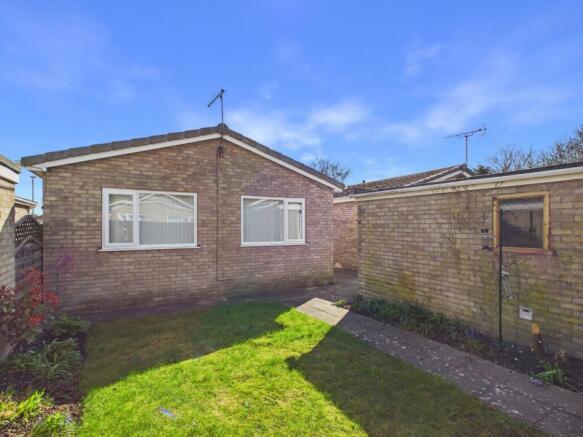 2 bed Detached Bungalow for sale Image 12