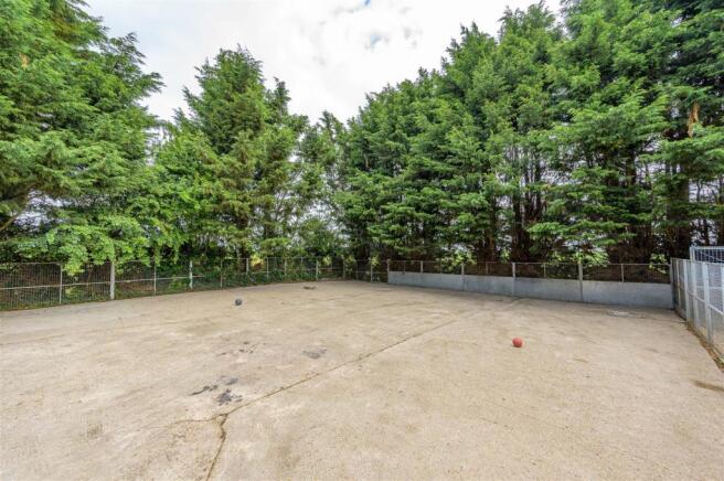 Enclosed Concrete Exercise Yard