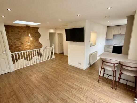2 bed Apartment for sale Image 6