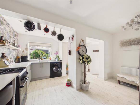 2 bed Semi-Detached for sale Image 6