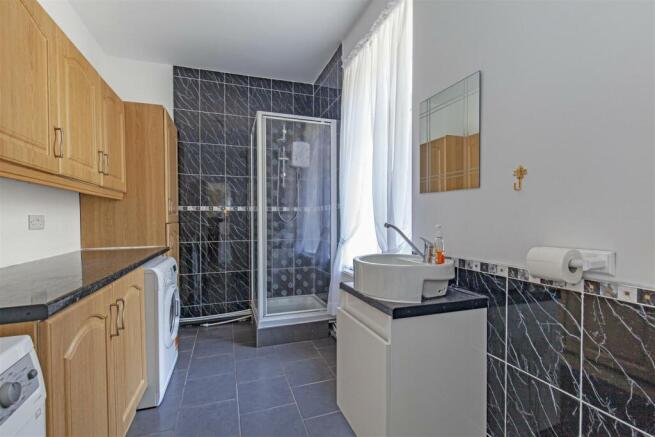Utility/Shower Room
