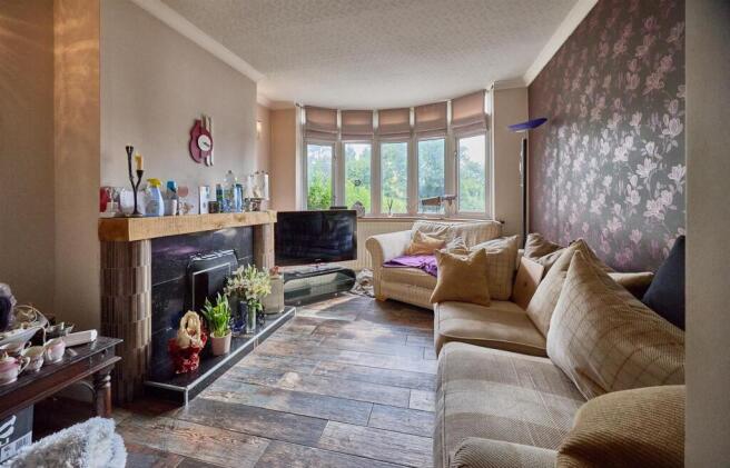Lounge to Front