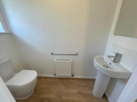 3 bed Semi-Detached to rent Image 7
