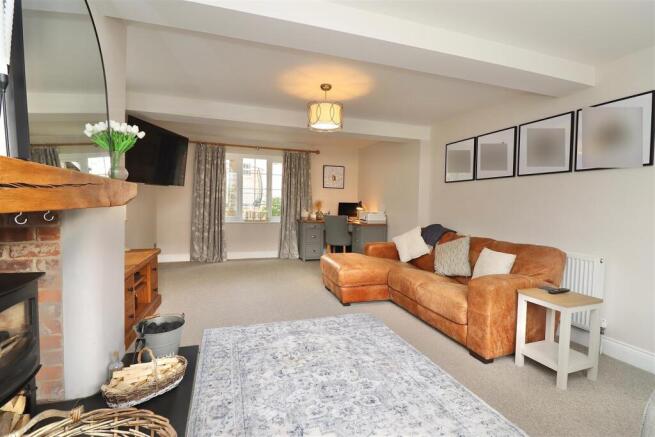 3 bed Detached for sale Image 6