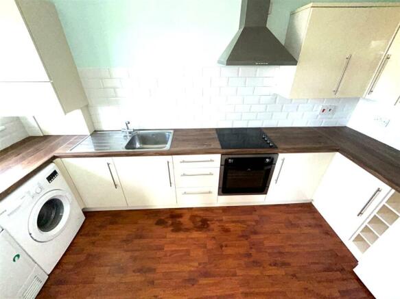 FITTED KITCHEN