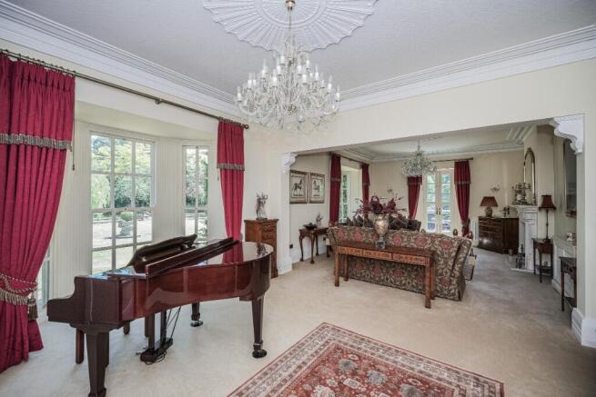 5 bed Detached for sale Image 10
