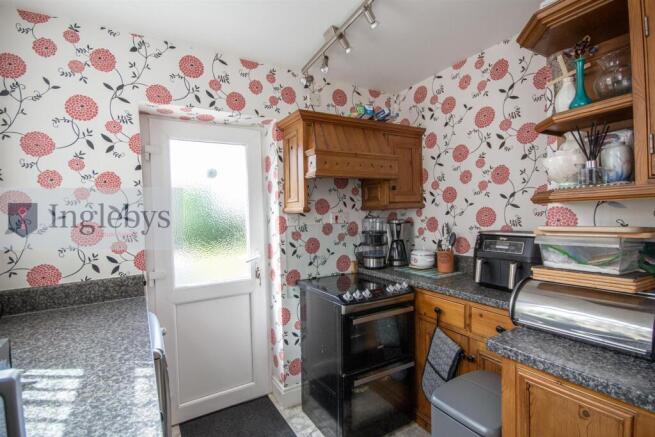 3 bed Semi-Detached for sale Image 9