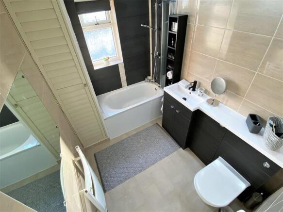 Stylish Contemporary Bathroom 888