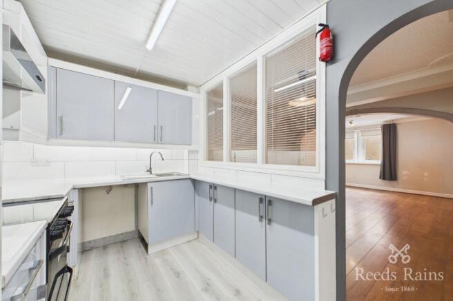 2 bed Apartment for sale Image 9