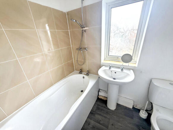 2 bed Semi-Detached for sale Image 7