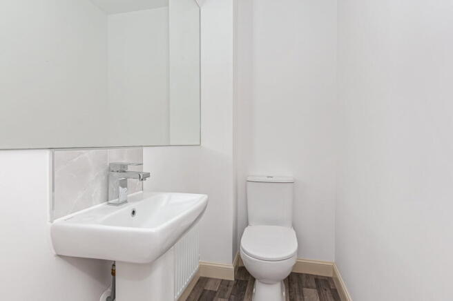 3 bed Semi-Detached for sale Image 8