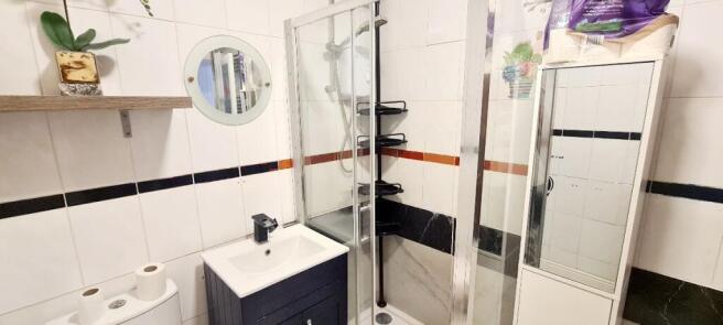 3 bed Terraced to rent Image 10