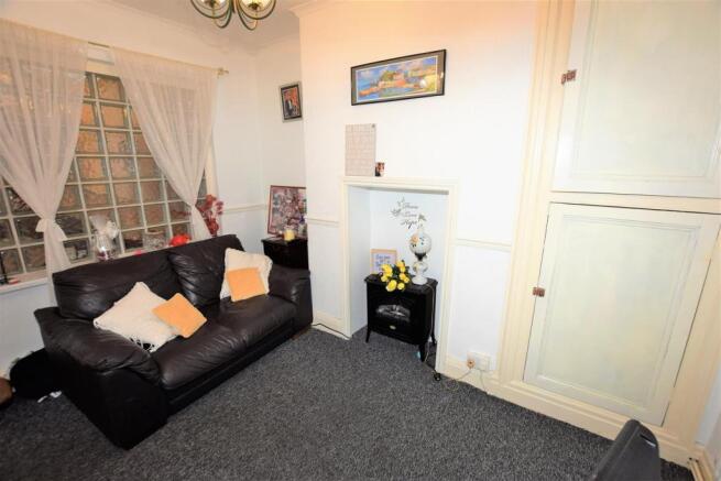 Sitting Room/Bedroom 4