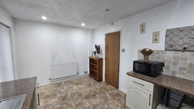 2 bed Semi-Detached for sale Image 6