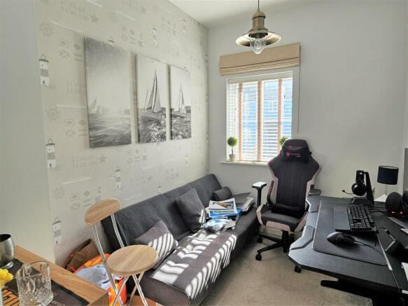 Bedroom 4.jpg