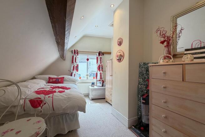 2 bed Cottage for sale Image 8
