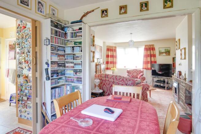 Lounge/Dining Room