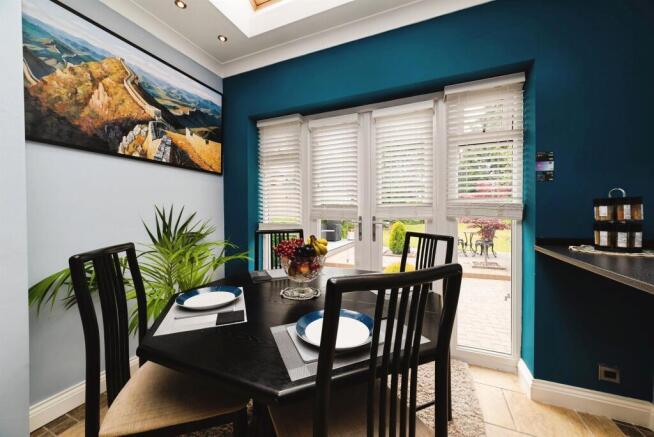 4 bed Detached for sale Image 8