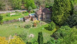 2, Tunnel Cottages, High Street, Balcombe RH17 6JZ