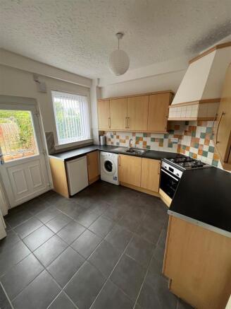 Kitchen 2.jpg