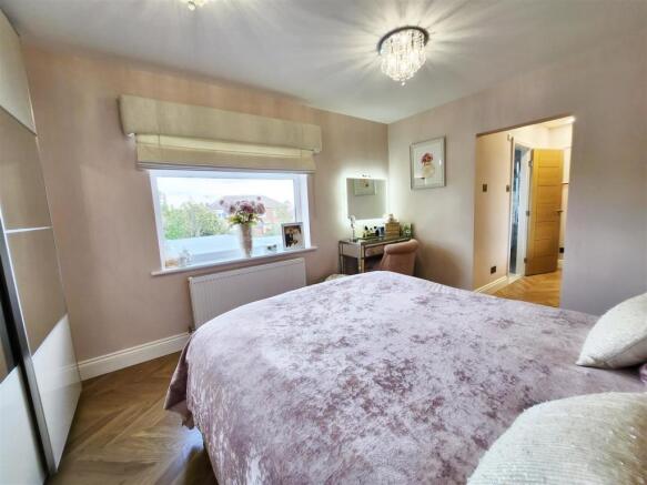 PRINCIPAL BEDROOM SUITE