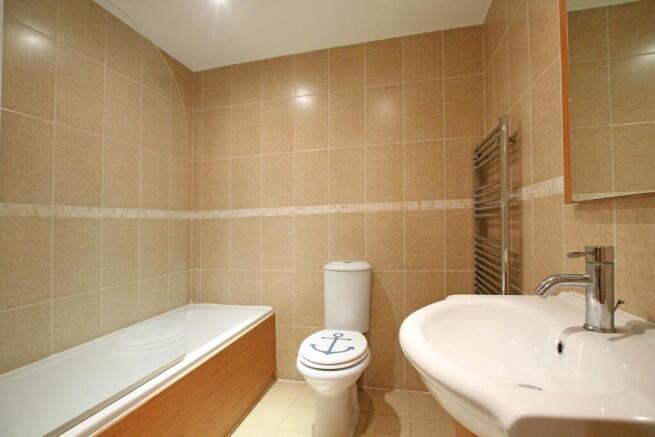 2 bed Flat for sale Image 7